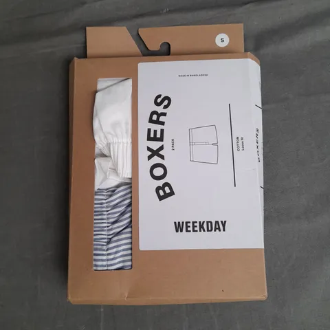 WEEKDAY LOOSE FIT COTTON BOXER 2PACK IN WHITE/BLUE SIZE S