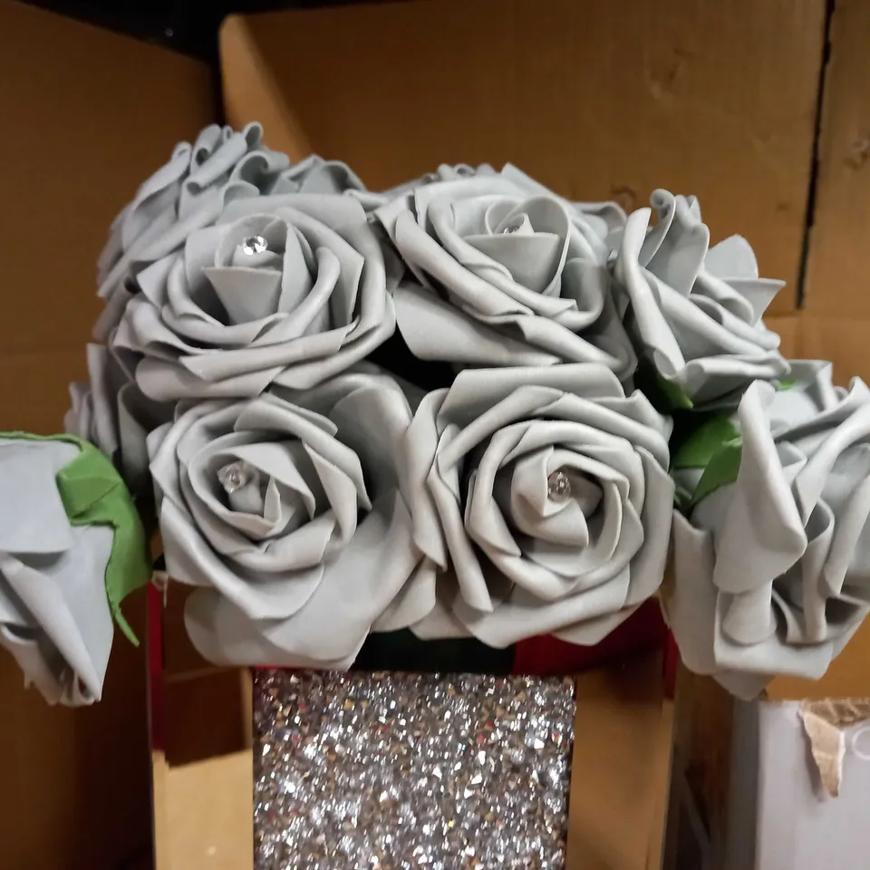 CRUSHED CRYSTAL VASE/GREY FLORAL/GEM DETAILED FAUX FLOWER ARRANGEMENT/VASE