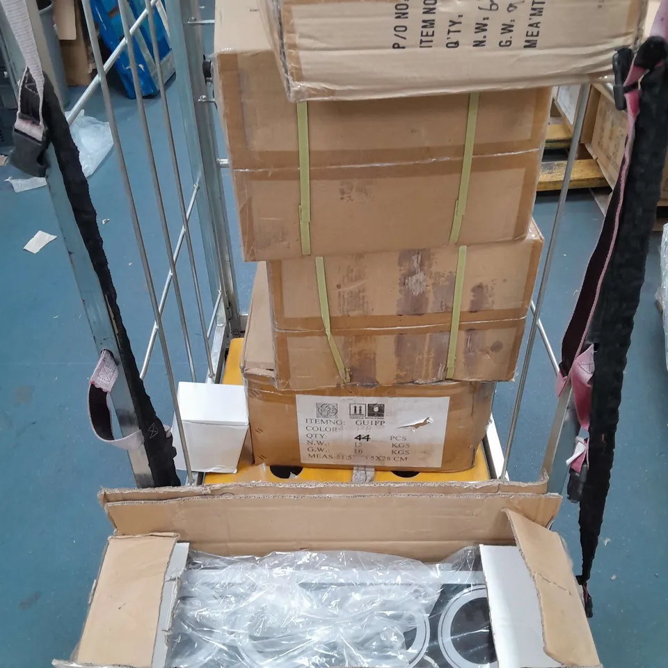 CAGE OF APPROXIMATELY 140 EMCOLITE LIGHTS TO INCLUDE GU1SFP DOWNLIGHTS, LDL7 AND GXDL4 DOWNLIGHTS - COLLECTION ONLY