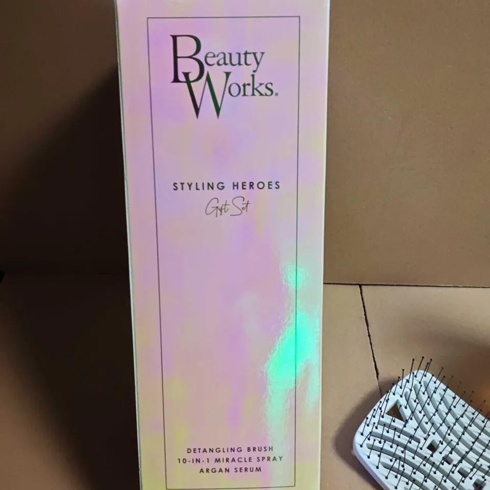 BEAUTY WORKS STYLING HEROES GIFT SET – DETANGLING BRUSH, 10-IN-1 MIRACLE SPRAY & ARGAN SERUM