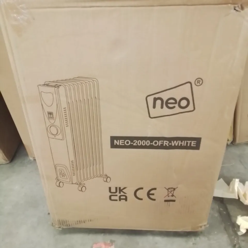 BOXED WHITE ELECTRIC HEATER 