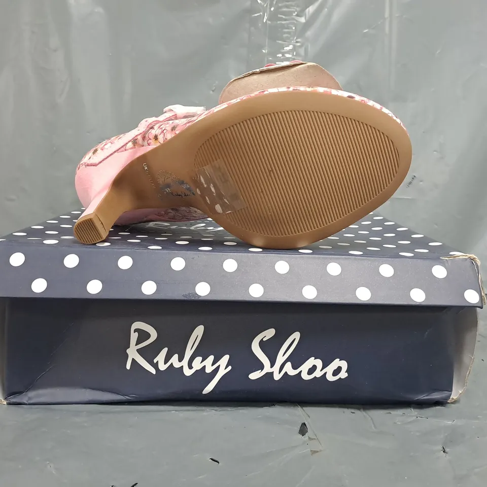 BOXED PAIR OF RUBY SHOO HEELED SHOES IN PINK/WHITE FLORAL DESIGN W. FABRIC DETAIL SIZE UK 6