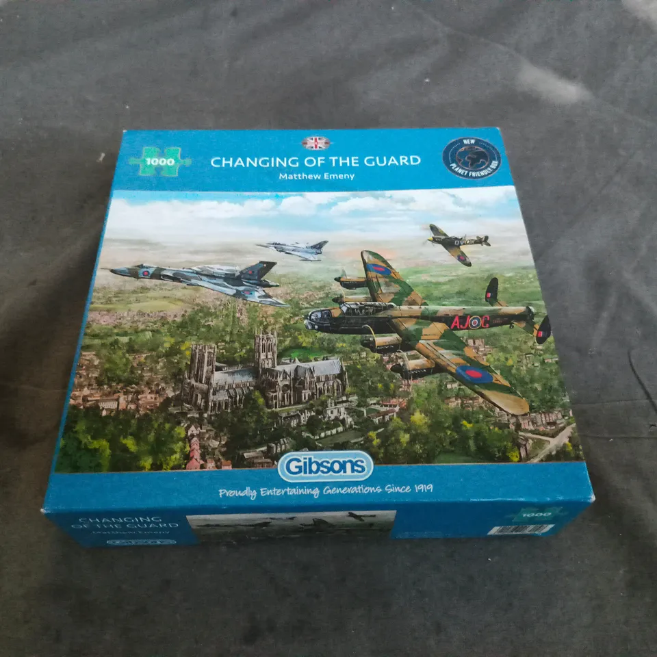 GIBSONS 1000-PIECE JIGSAW PUZZLE – CHANGING OF THE GUARD