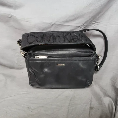 CALVIN KLEIN CAMERA BAG IN BLACK