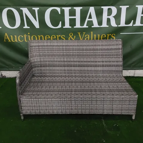 DESIGNER RATTAN GARDEN/PATIO SOFA PIECE