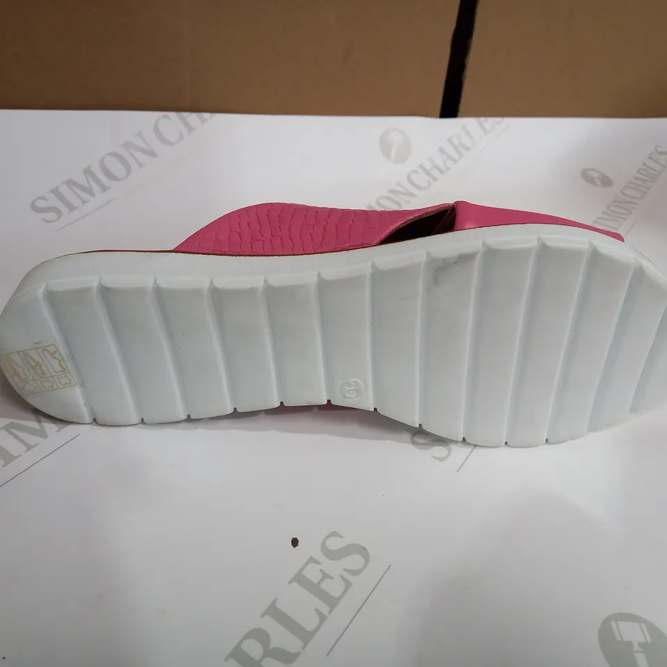 RUTH LANGSFORD OINK SANDLES