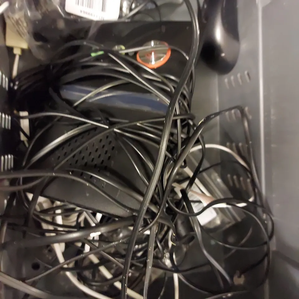 LOT OF APPROX 8 ASSORTED ELECTRICAL ITEMS 