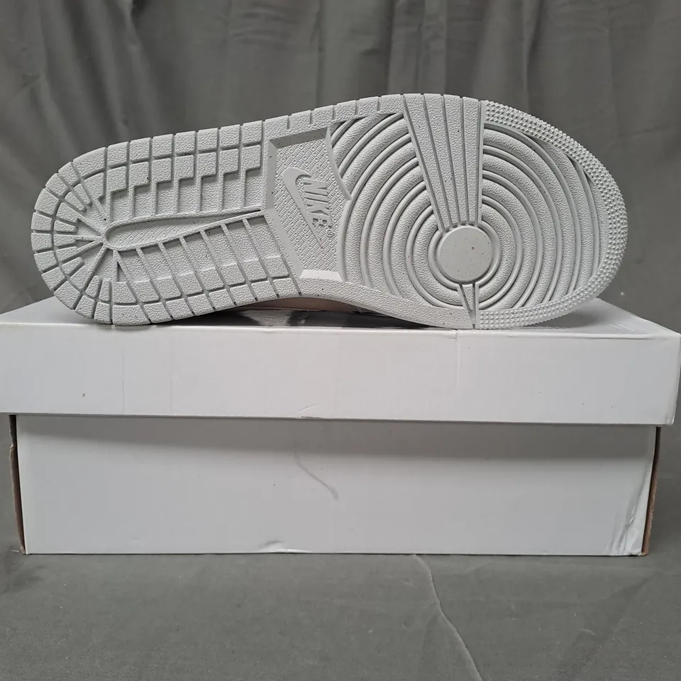 BOXED PAIR OF NIKE AIR JORDAN 1 MID SHOES IN CREAM/NAVY UK SIZE 6.5