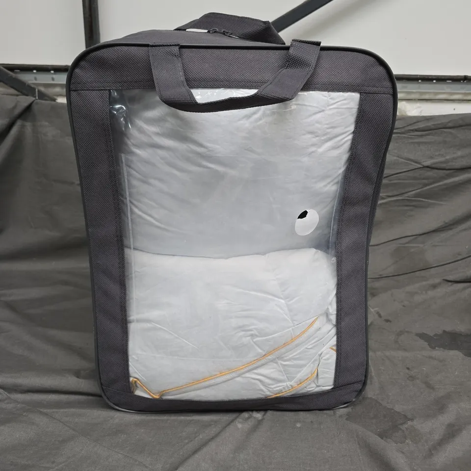 QUILT IN CARRY BAG - SIZE AND TOG UNKNOWN