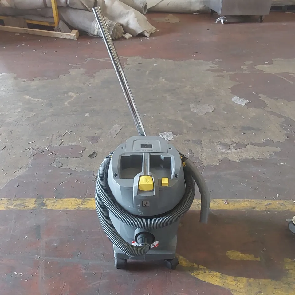 KARCHER NT22/1 AP VACUUM CLEANER