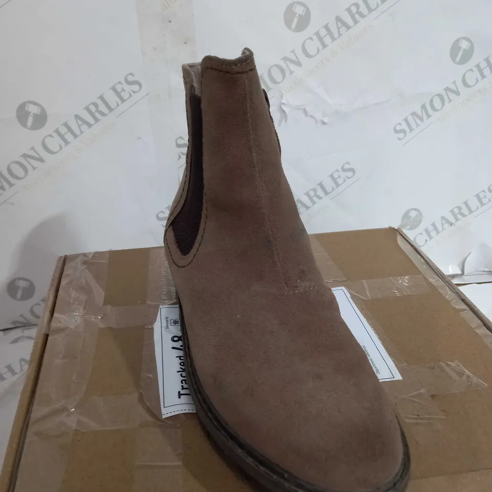 BOXED PAIR OF COLLECTION BY CLARKS AIRABELL MOVE SUEDE BOOTS IN PEBBLE COLOUR SIZE 3