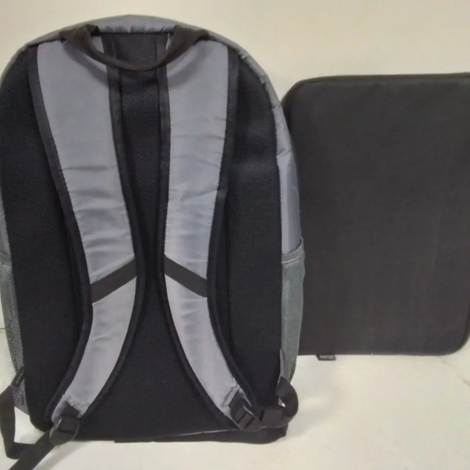 LOT OF 2 LAPTOP BAGS INCLUDES HERS CHELWORTH POUCH AND DELL BACKPACK 
