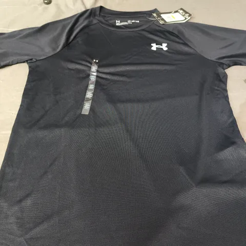 UNDER ARMOUR BLACK PERFORMANCE T-SHIRT - KIDS - SIZE JM