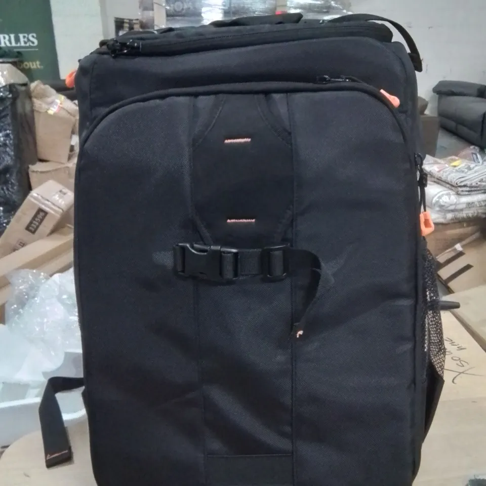 BOXED MENS BACKPACK 