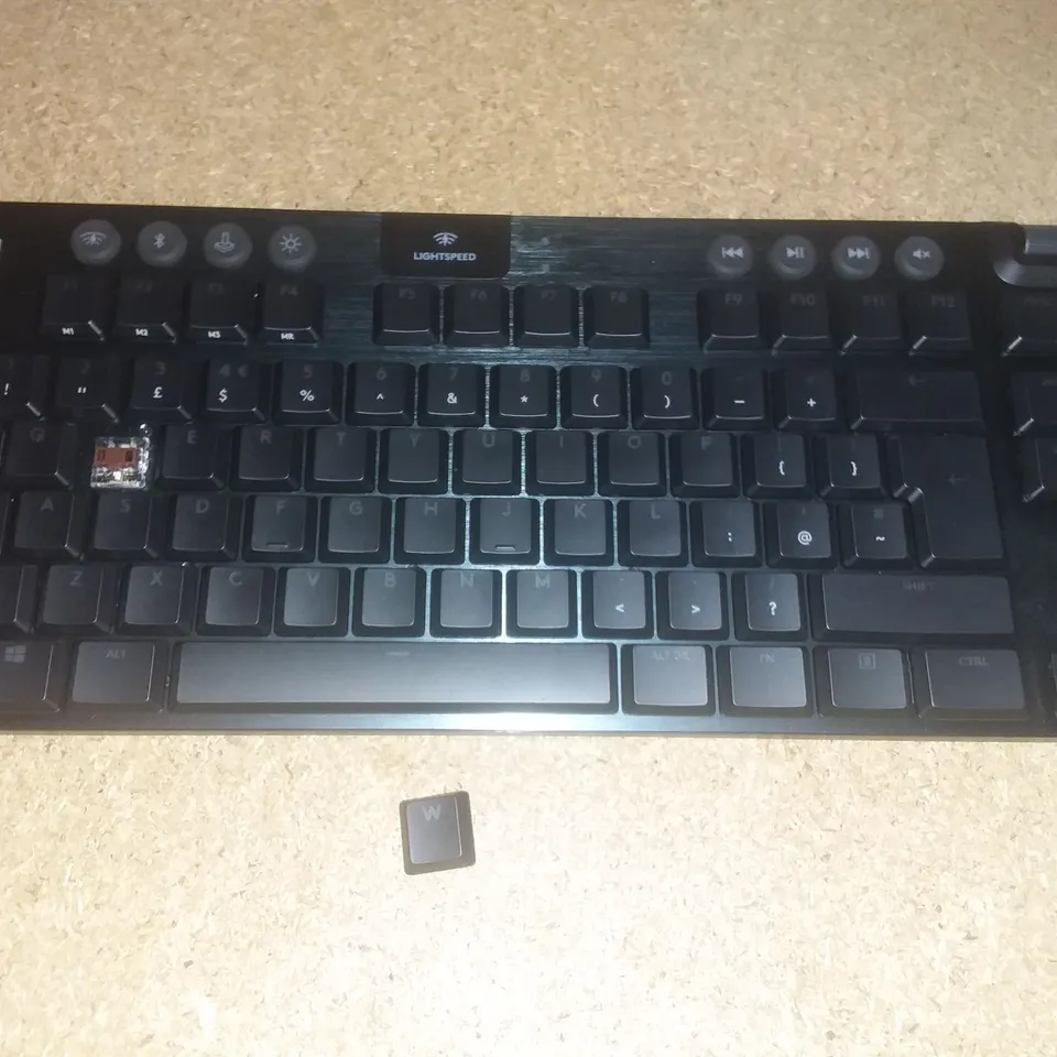 LOGITECH G915 TKL LIGHTSPEED WIRELESS RGB MECHANICAL GAMING KEYBOARD