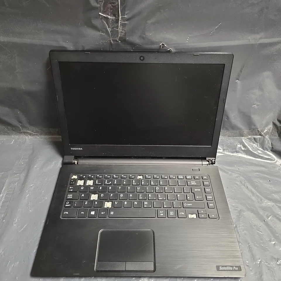 TOSHIBA  SATELITTE PRO R40-C LAPTOP