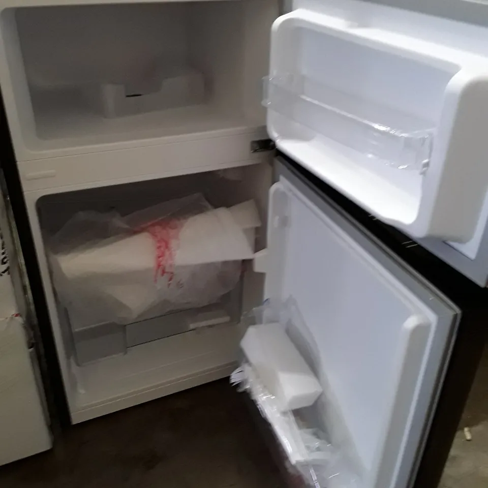 CHIQ UNDER COUNTER FRIDGE FREEZER 