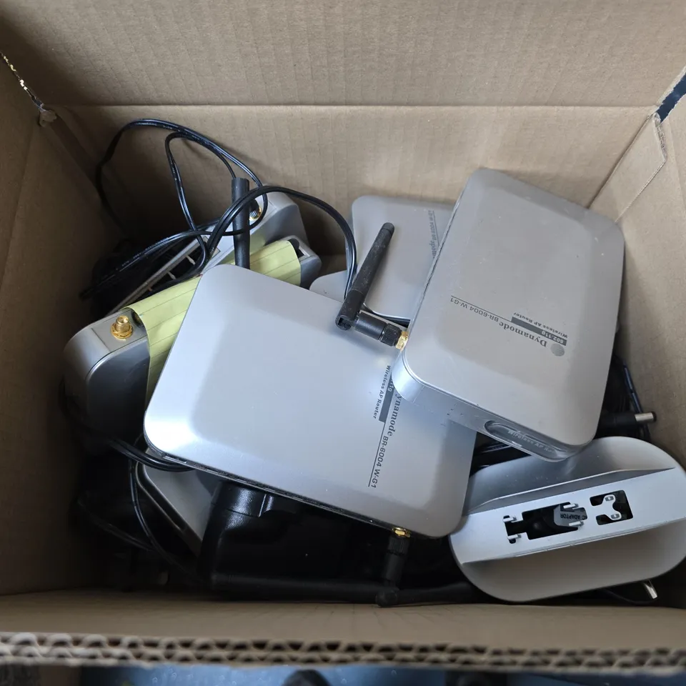 APPROXIMATELY 10 ASSORTED DYNAMODE ROUTERS