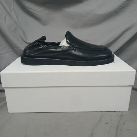BOXED STUDIO NICHOLSON BLACK LEATHER SLIP-ON LOAFERS – SIZE EU 38