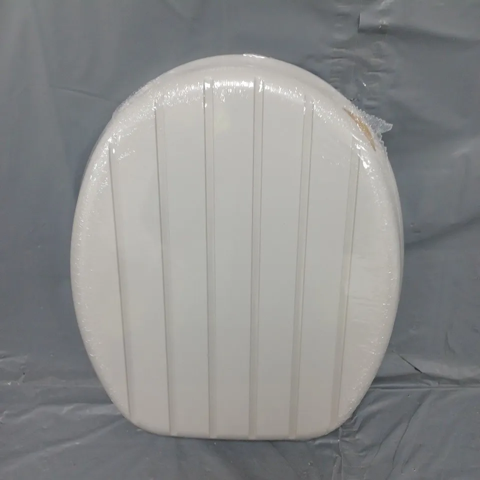 BOXED HOME SHAKER STYLE TOILET SEAT 