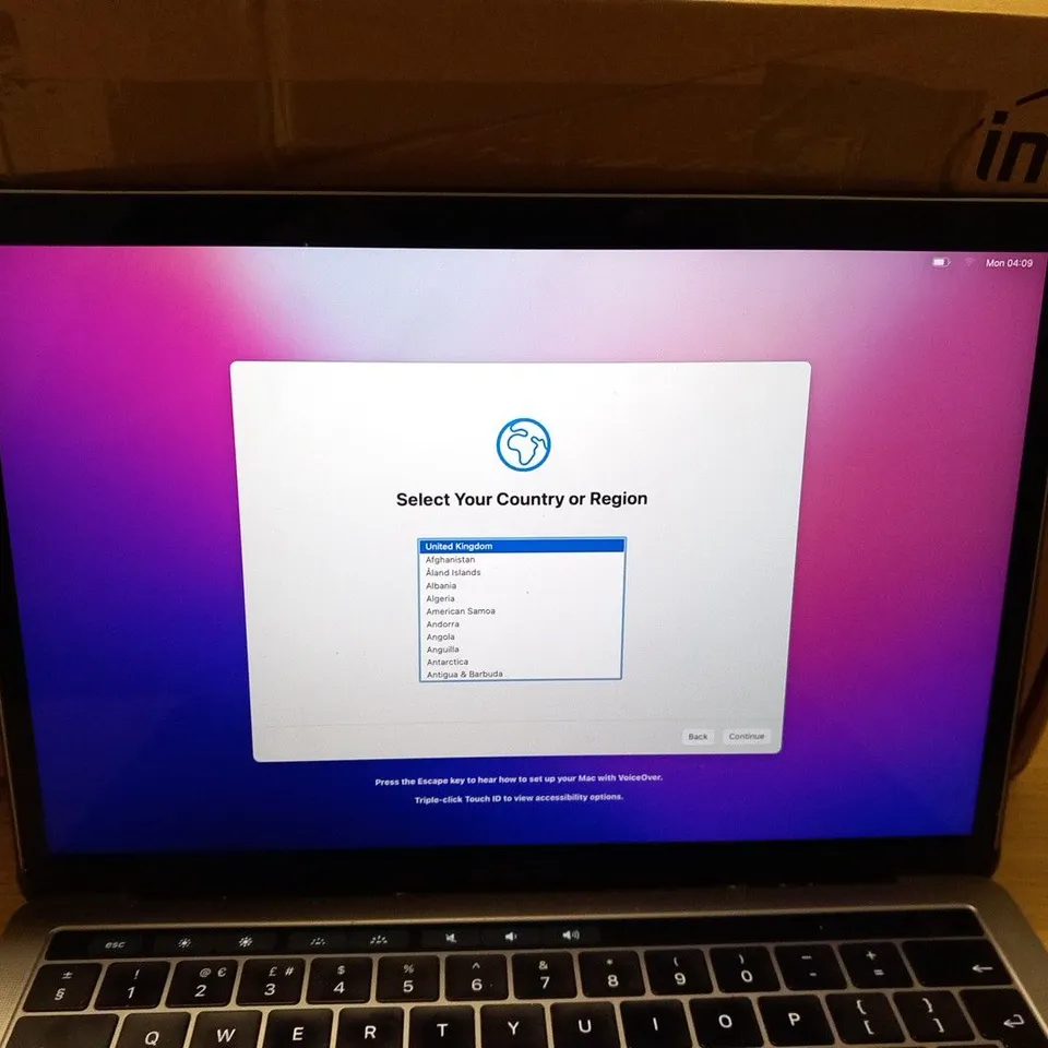 APPLE MACBOOK A1706 2.8GHZ I5 8GB RAM 256 GB RAM 