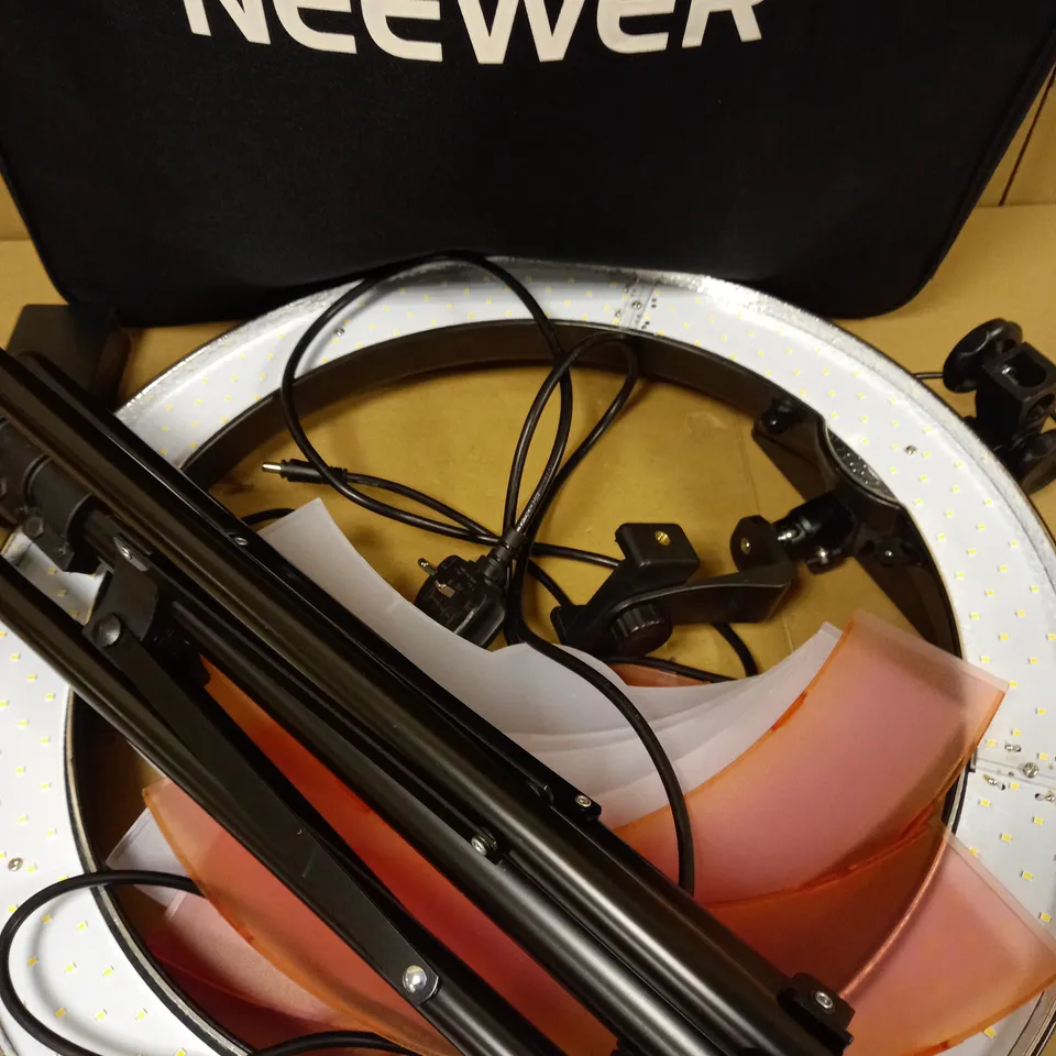 NEEWER RL-18 SMARTPHONE RING LIGHT KIT
