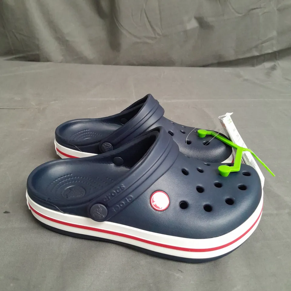 PAIR OF CROCS KIDS CROCBAND CLOG NAVY BLUE-RED SIZE J2