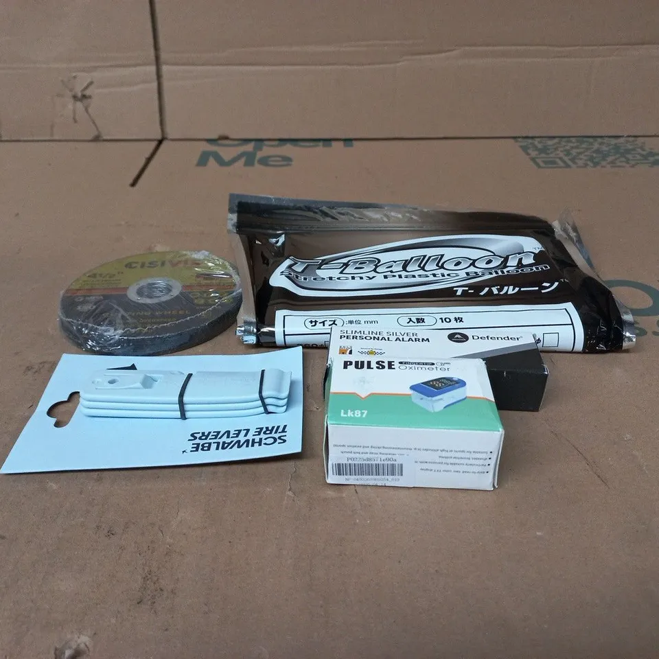 TOTE OF APPROXIMATELY 15 ASSORTED ITEMS TO INCLUDE BALLOONS, TYRE LEVERS, DEFENDER PERSONAL ALARM, PULSE OXIMETER ETC