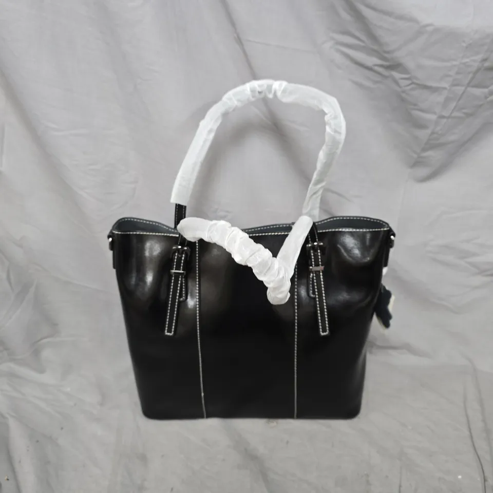 BLACK LEATHER HANDBAG WITH WHITE CONTRAST STITCHING