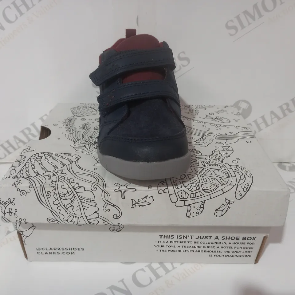 BOXED PAIR OF CLARKS REX PARK T KIDS SHOES IN NAVY UK SIZE 6.5