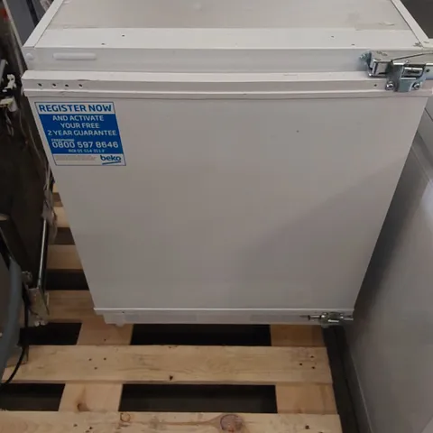 BEKO WHITE UNDER COUNTER FRIDGE