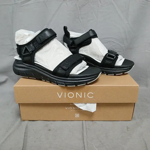 BOXED PAIR OF VIONIC WALK MAX SANDALS IN BLACK SIZE 5