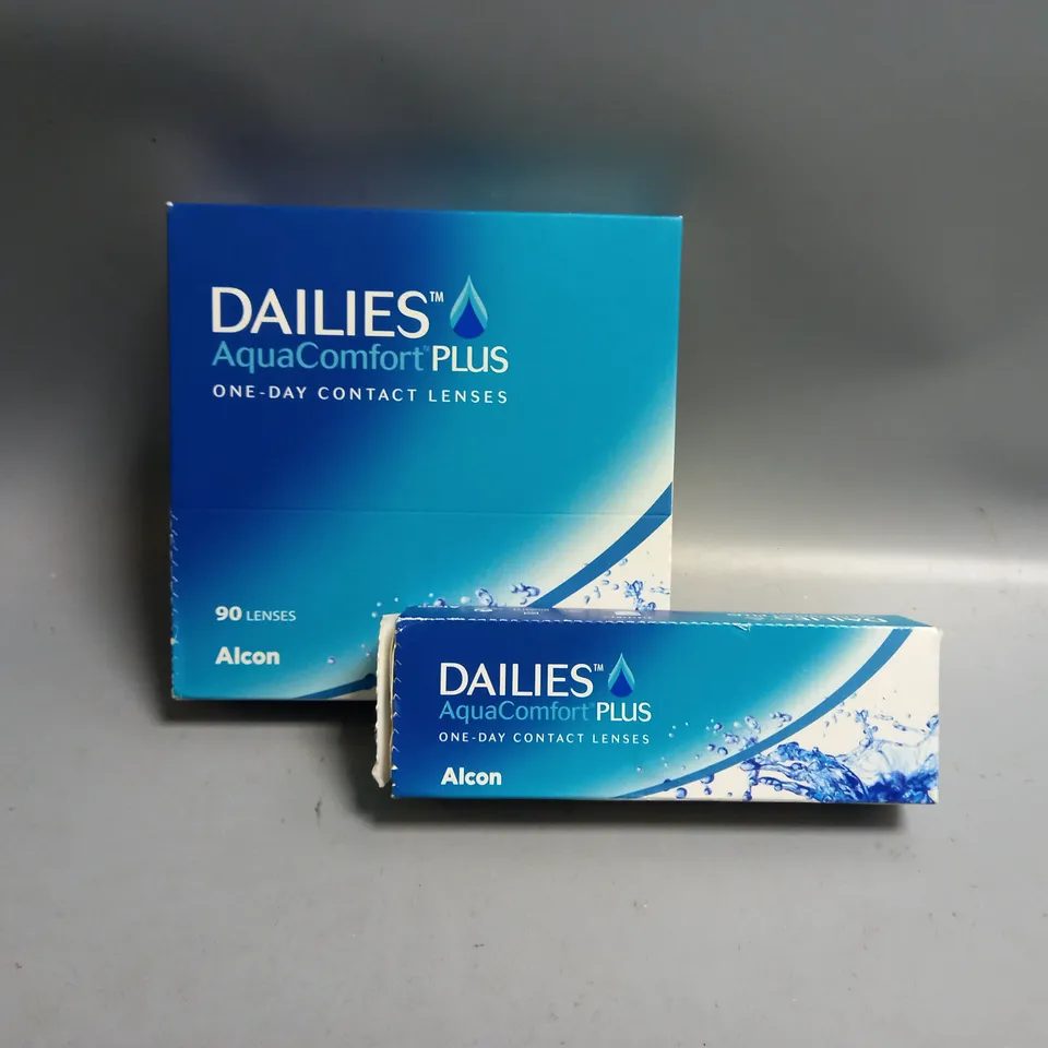 APPROXIMATELY 15 BOXED DAILIES AQUA COMFORT PLUS ONE-DAY CONTACT LENSES TO INCLUDE 90 LENS PACK AND 30 LENS PACK 