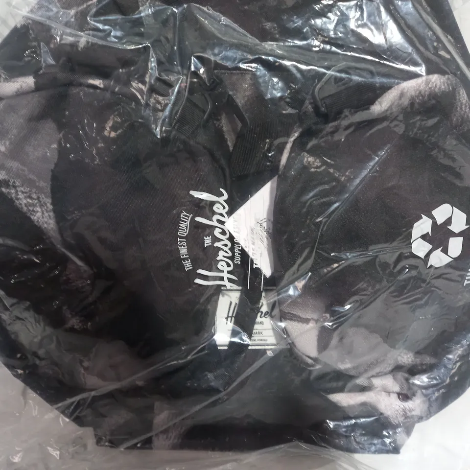 HERSCHEL DYE WASH BLACK BAG 