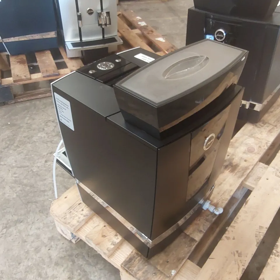 JURA GIGA COMMERCIAL COFFEE MACHINE