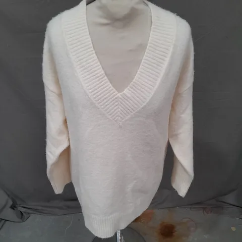 MNG VNECK SWEATER IN CREAM SIZE S