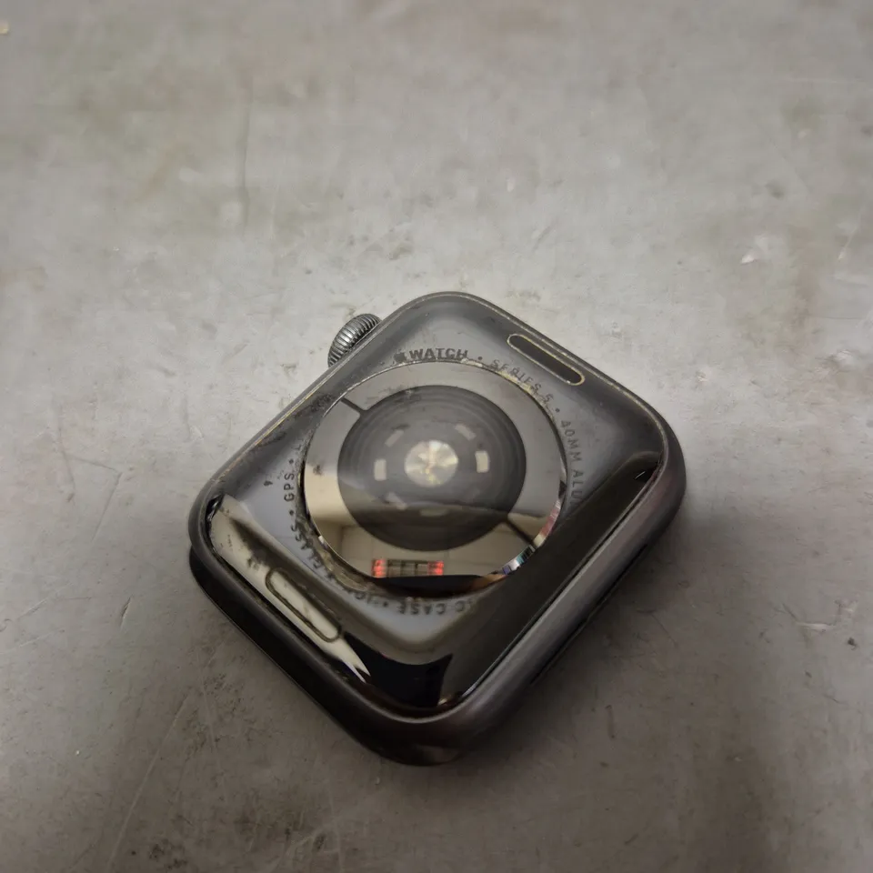 APPLE WATCH SERIES 5 WR-50M