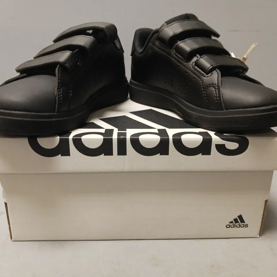 BOXED PAIR OF ADIDAS ADVANTAGE BASE 2.0 KIDS SHOES IN BLACK UK SIZE 11.5