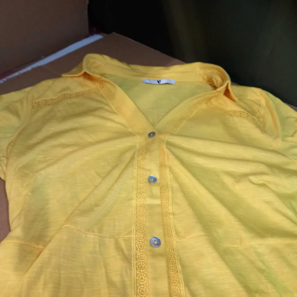 V YELLOW LACE INSERT MIDI SHIRT DRESS - SIZE 16