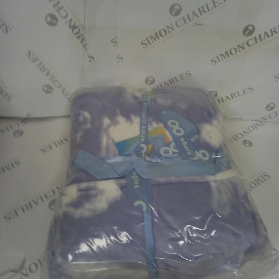 OODIE OVERSIZED WEARABLE BLANKET