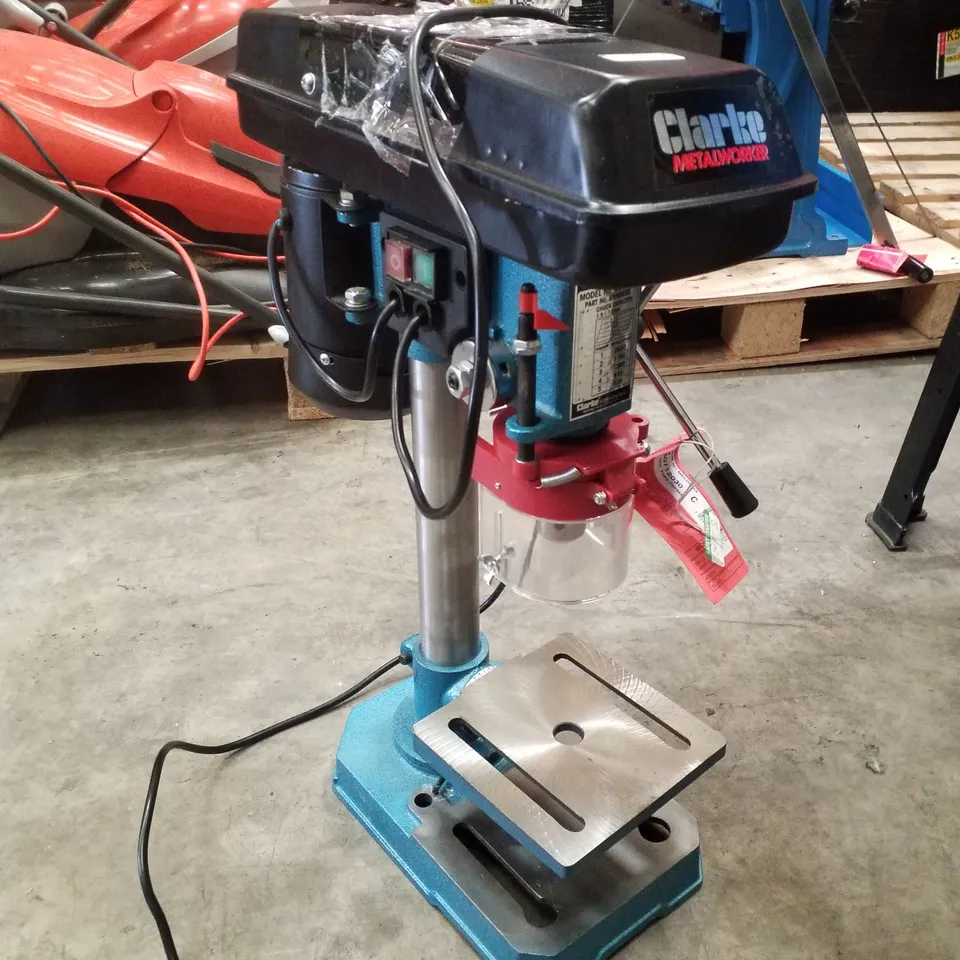 BOXED CLARKE CDP5EB 5 SPEED BENCH MOUNTED PILLAR DRILL (230V)