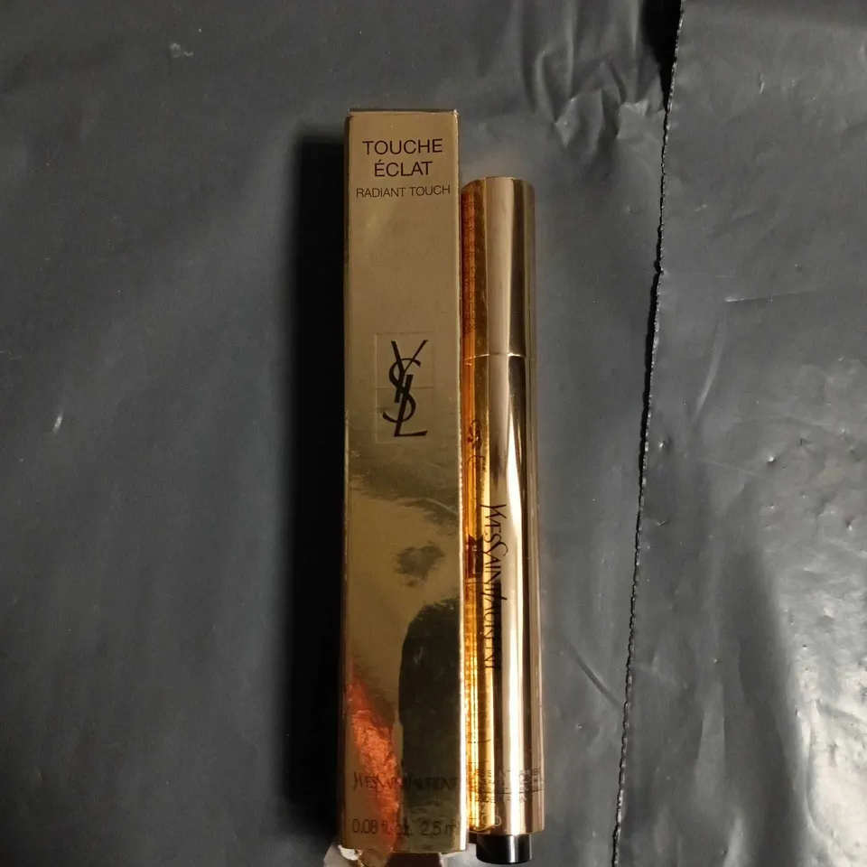 YVES SAINT LAURENT TOUCHE ÉCLAT RADIANT TOUCH CONCEALER PEN