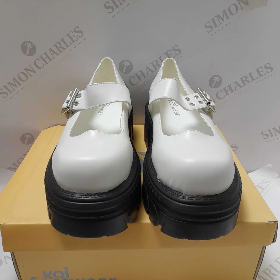 KOI VERITAS STOMPER BUCKLE SHOES, WHITE PU - SIZE 9
