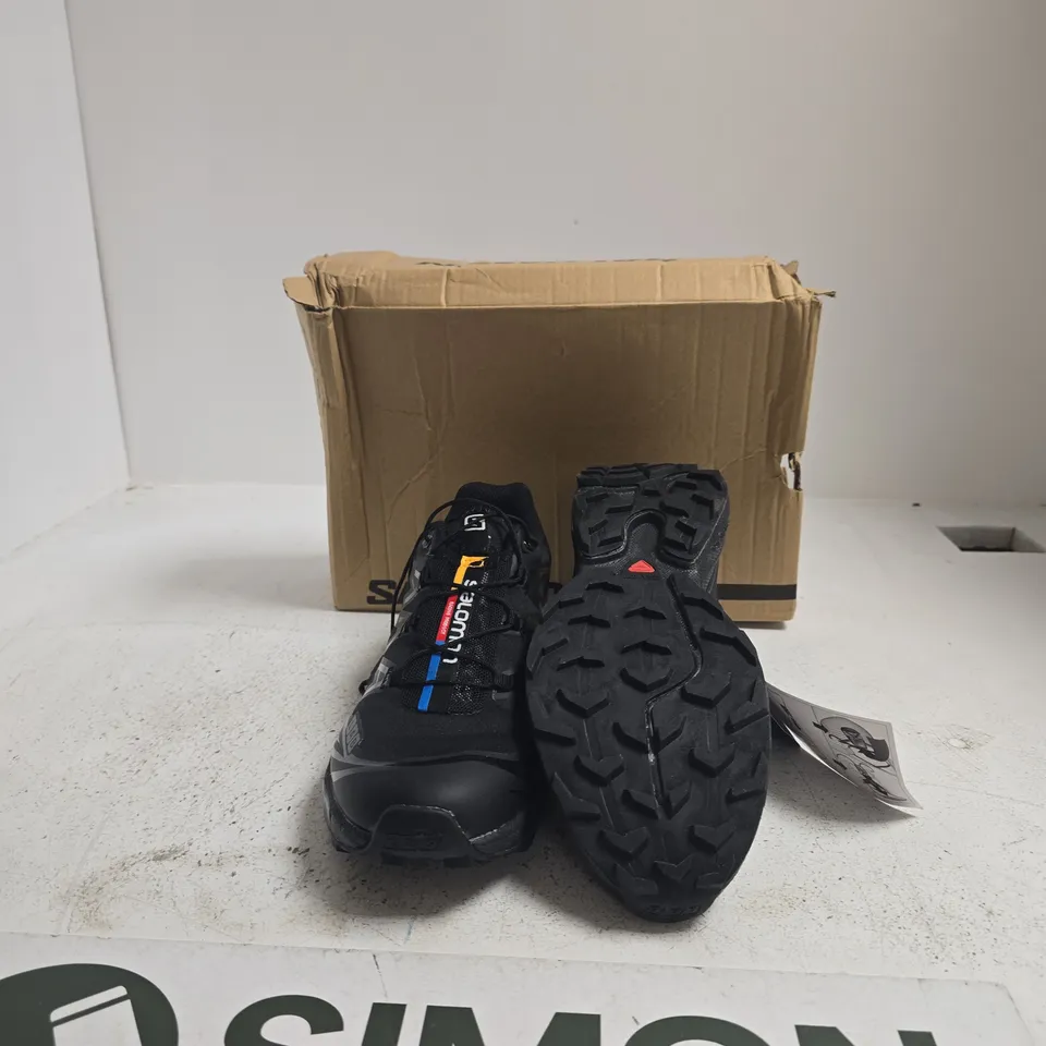 SALOMON BLACK TRAIL RUNNING SHOES – MEN'S, BOXED SIZE UK 6