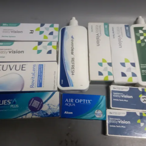 LOT OF ASSORTED EYE CARE ITEMS TO INCLUDE SPECSAVERS, ACUVUE AND DAILIES
