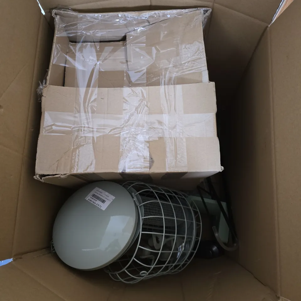 BOX OF APPROXIMATELY 6 ASSORTED ITEMS TO INCLUDE - BIRD CAGES , BATTERIES , ETC