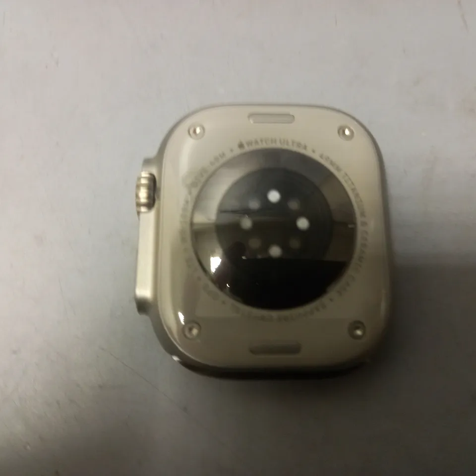 APPLE WATCH ULTRA 2 (49mm) (NO STRAP)