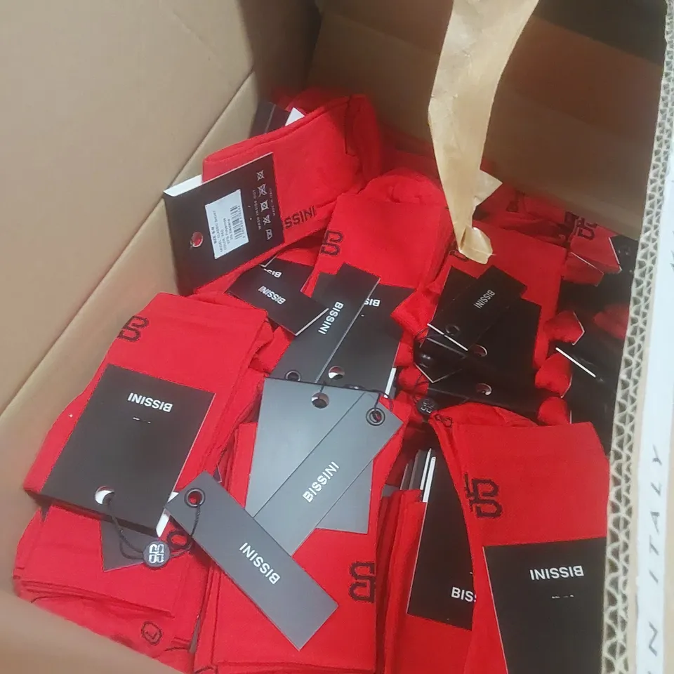 BOX TO CONTAIN A LARGE QUANTITY OF BRAND NEW PAIRS OF BISSINI CLASSIC SHORT CYCLING SOCKS - RED // SIZE: S-M // 1 PAIR PER PACK