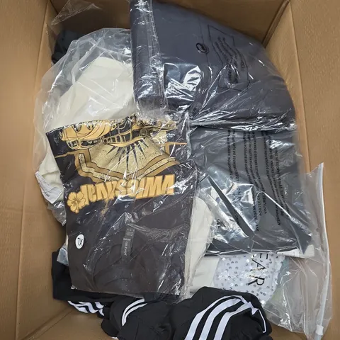 APPROXIMATELY 30 ASSORTED CLOTHING ITEMS IN VARIOUS SIZES, STYLES & COLOURS - COLLECTION ONLY