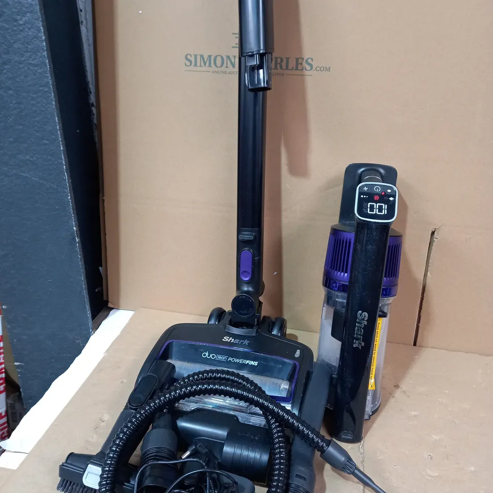 SHARK CORDLESS STICK VACUUM IZ390UKTQ